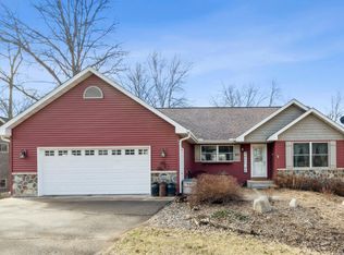 W821 Silver Fox Dr, Spring Valley, WI 54767