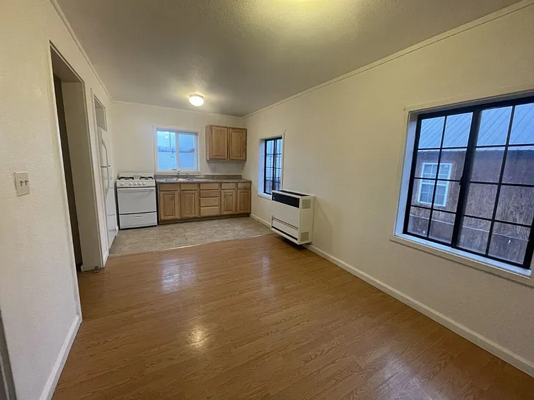 320 Birch St #3 — Photo 1