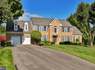 6198 Secret Hollow Ln, Centreville, VA 20120