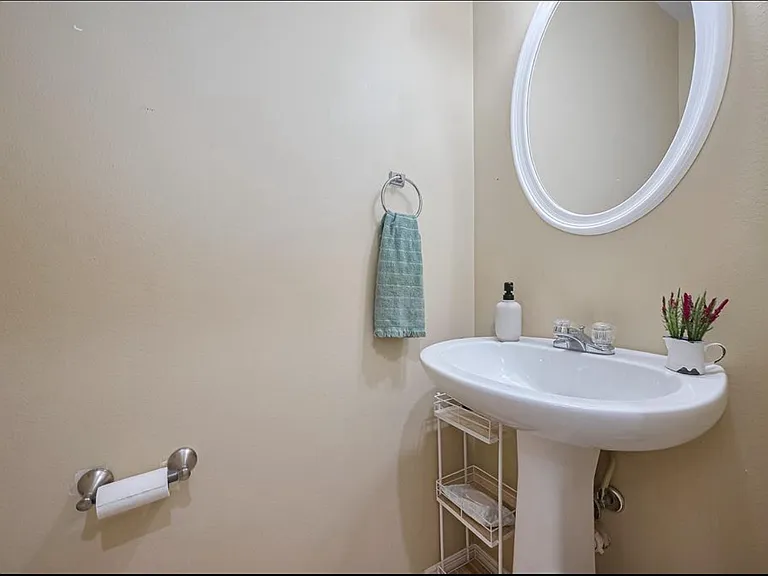 26315 Bending Pines Ln — Photo 10
