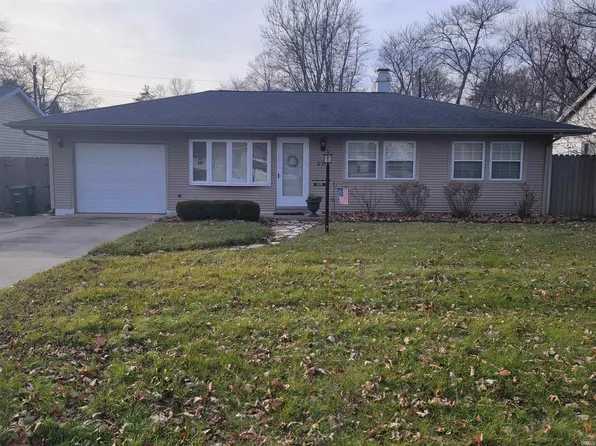 201 N Ridge Rd, Muncie, IN 47304