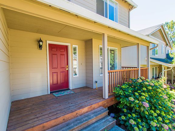 2nd image of 1009 NW 120th Cir