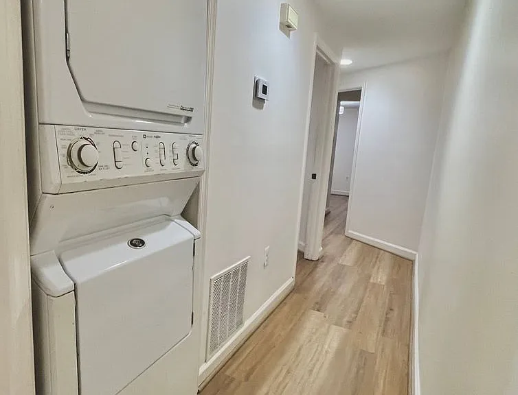 1446 Newton St NW #B — Photo 9