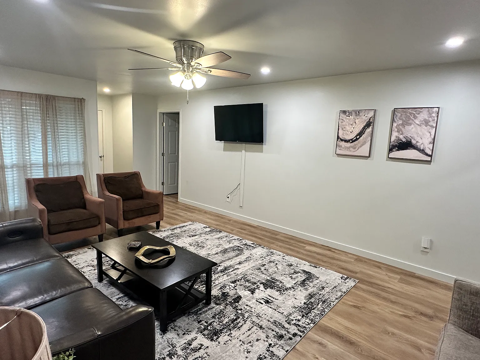 3 bed, 1500 sqft, $4,500 — Photo 3