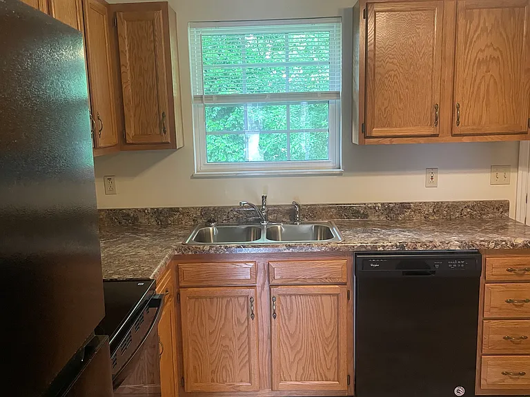1114 Gregory Oaks Ln — Photo 4