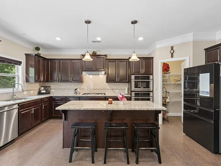 4470 Skylark Ln — Photo 15