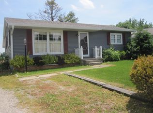 823 N Polk Dr, Oakland City, IN 47660