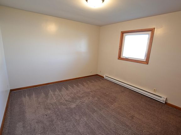 4th image of 255 W Elm St APT 4