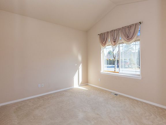 4th image of 5602 S Hogan Ln