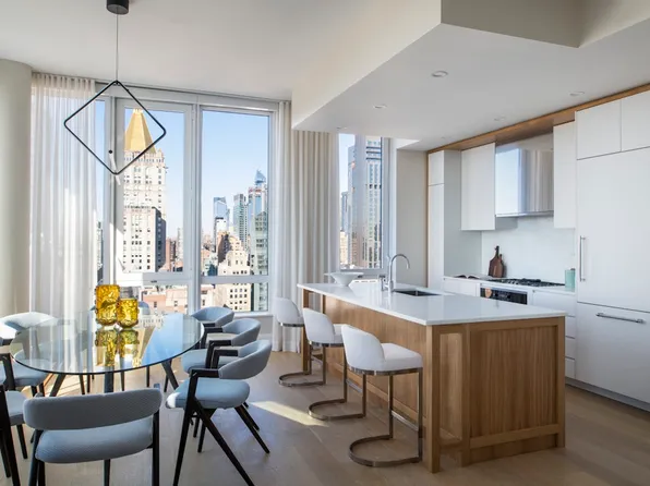 368 Third Avenue image 2 of 19