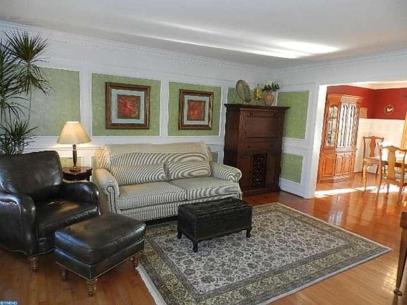 3rd image of 106 Captiva Way