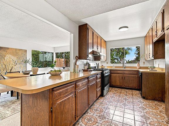 4th image of 4262 Trix Cir