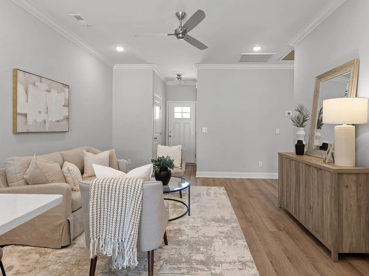 2 bed, 1057 sqft, $1,450 — Photo 2