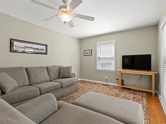 5th image of 1014 Summer St