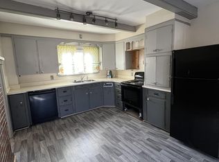 42 Park Ave, Newport, ME 04953