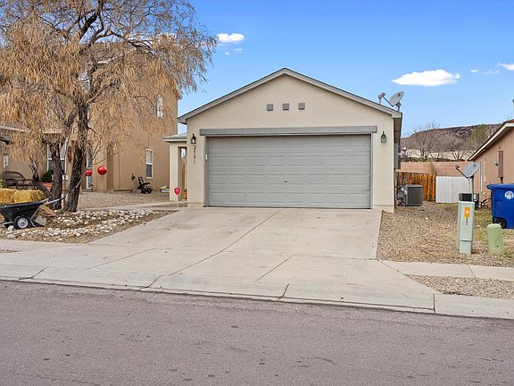 4th image of 2501 Angel Dr NW