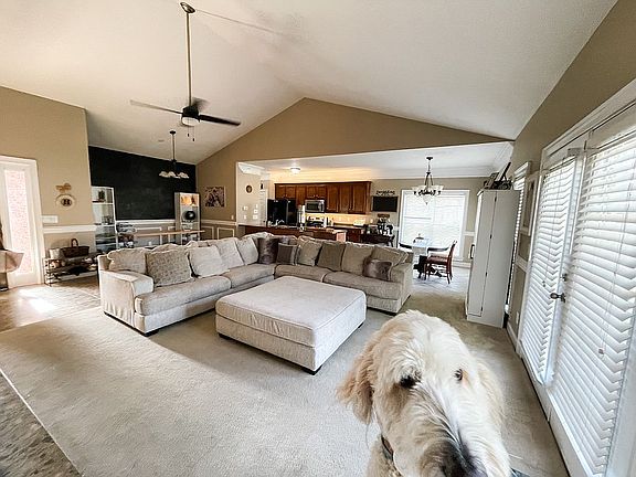 5th image of 18 Northwood Dr