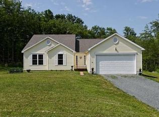 16 Palmer Rd, East Greenbush, NY 12061