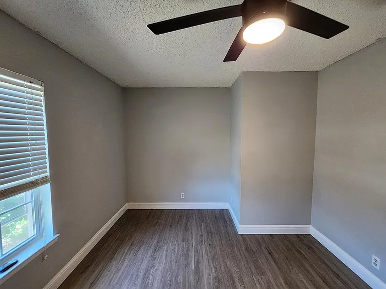 1805 Magnolia Ave — Photo 17