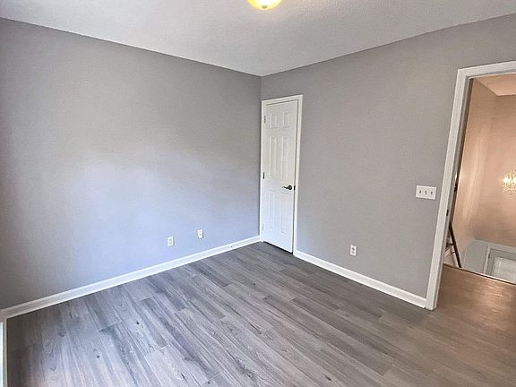 4th image of 442 Tysons Forest Dr