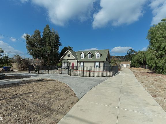 3rd image of 335 Mesa Dr