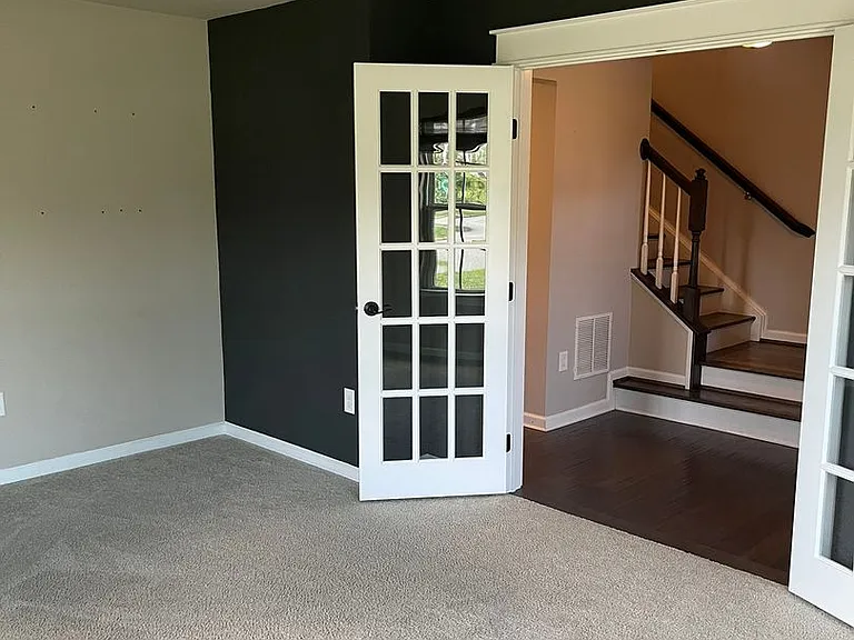 331 S Parkway Dr — Photo 9