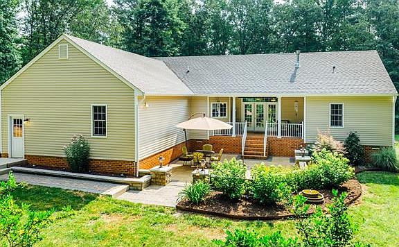 3rd image of 1853 Oakland Estates Dr