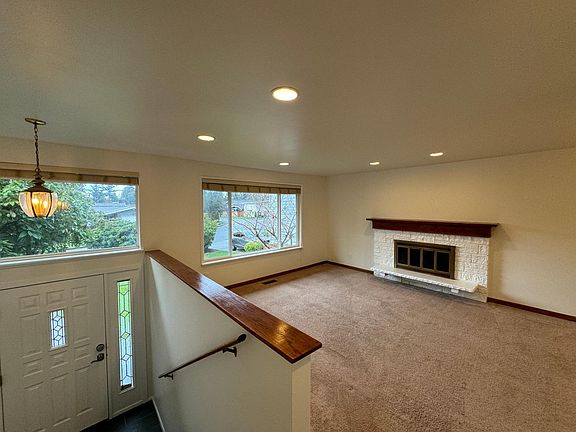 5th image of 318 145th Pl NE