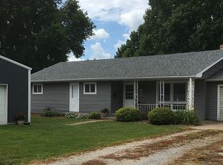 305 Mark St, Hamilton, MO 64644