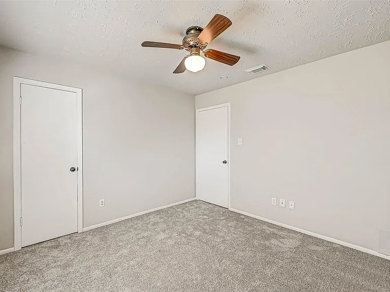 24130 Silversmith Ln — Photo 17