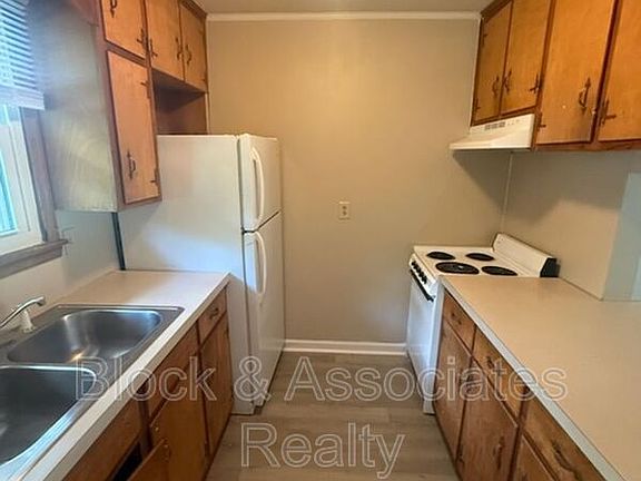 2nd image of 142 W Pritchard St