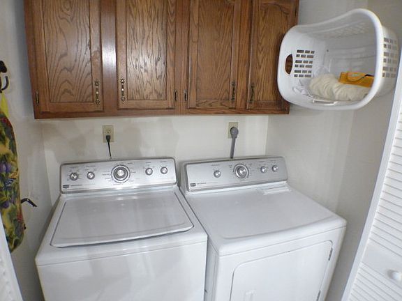 2nd image of 34 Townhouse Pl