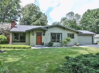 45 Blossom Cir W, Rochester, NY 14610