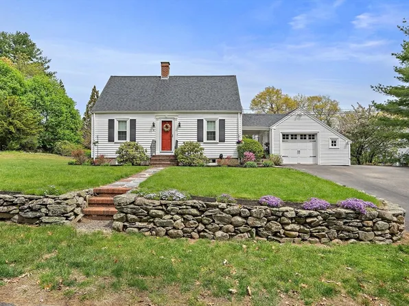 9 Grant Ave, East Walpole, MA 02032