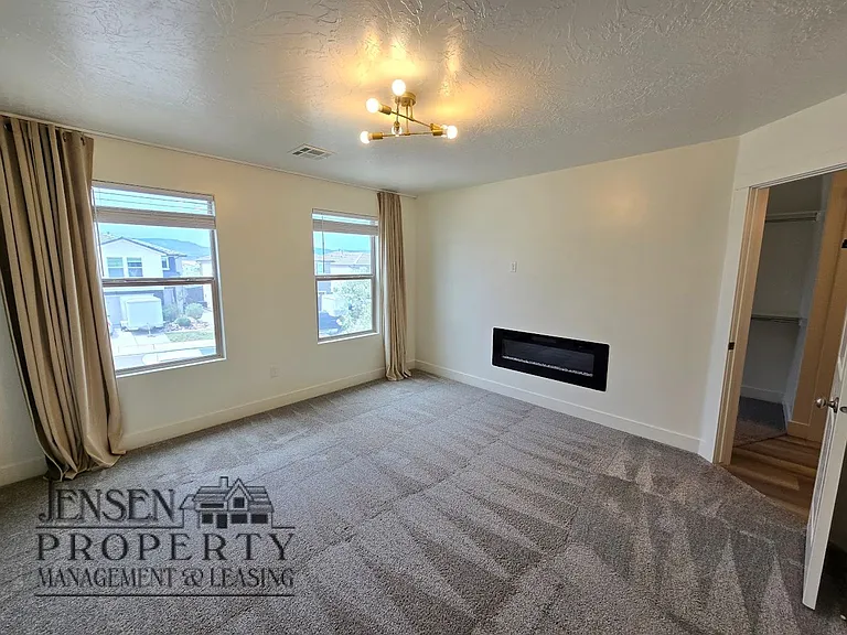 3187 E Halo Ln — Photo 23