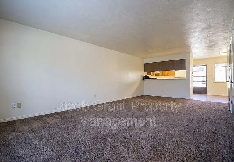739 Whittier St — Photo 2