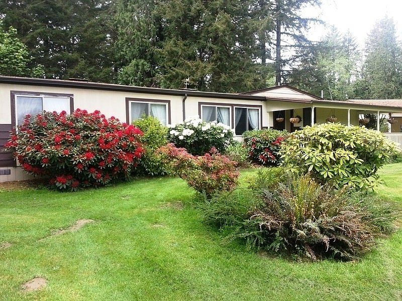 Completely upgraded Barrington Fleetwood
						:
						Beautiful Ash wood sills & built-ins; sun room & veranda, hand-sewn