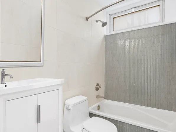 212 East 47th Street image 5 of 6