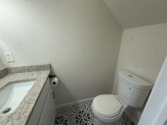 5th image of 3240 Lombardy Ln APT 108