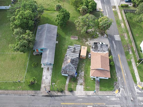 3rd image of 525 NW 8th Ave