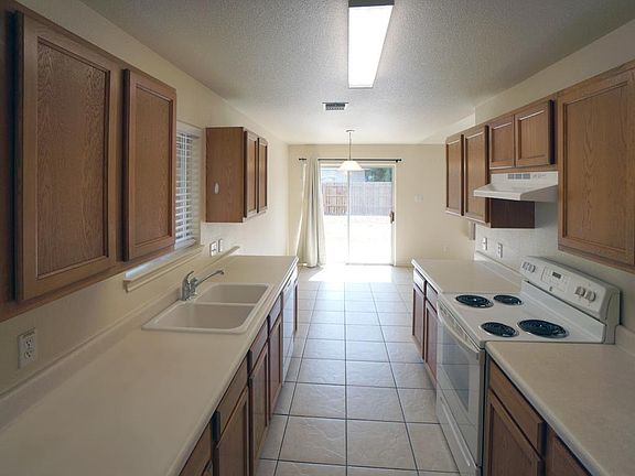4th image of 1301 Laurel Glen Blvd