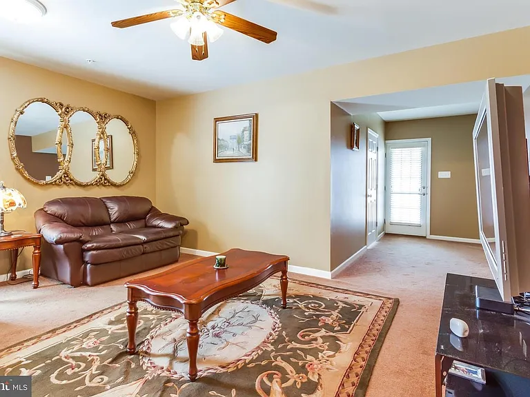 4287 Talmadge Cir — Photo 6