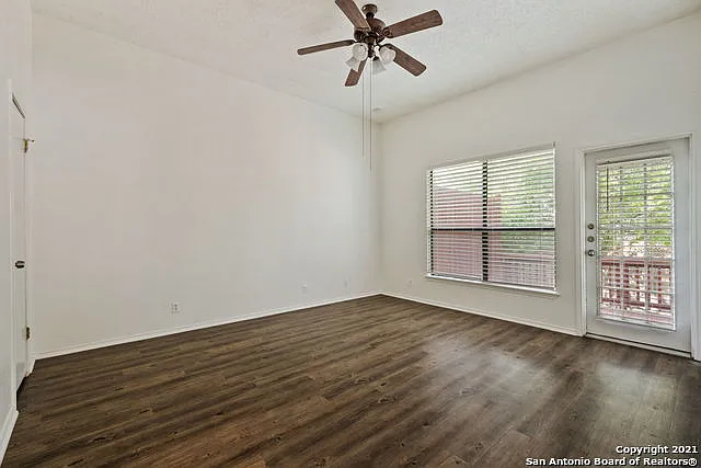 6406 Brook Cv — Photo 13