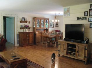 49 North St, Granby, MA 01033