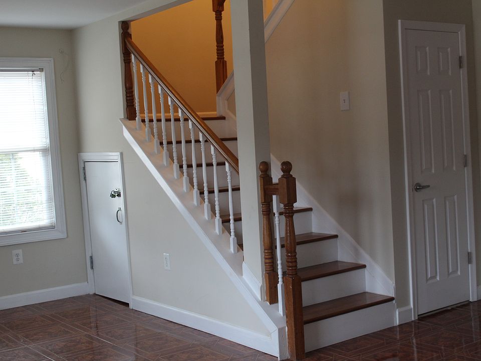 1st image of 303 Lincoln Ave