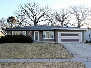 908 Royal Dr, McHenry, IL 60050