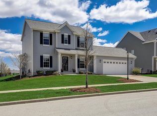 W207N17366 Parkview Dr, Jackson, WI 53037