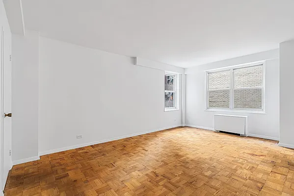 Sold by Warburg | media 6