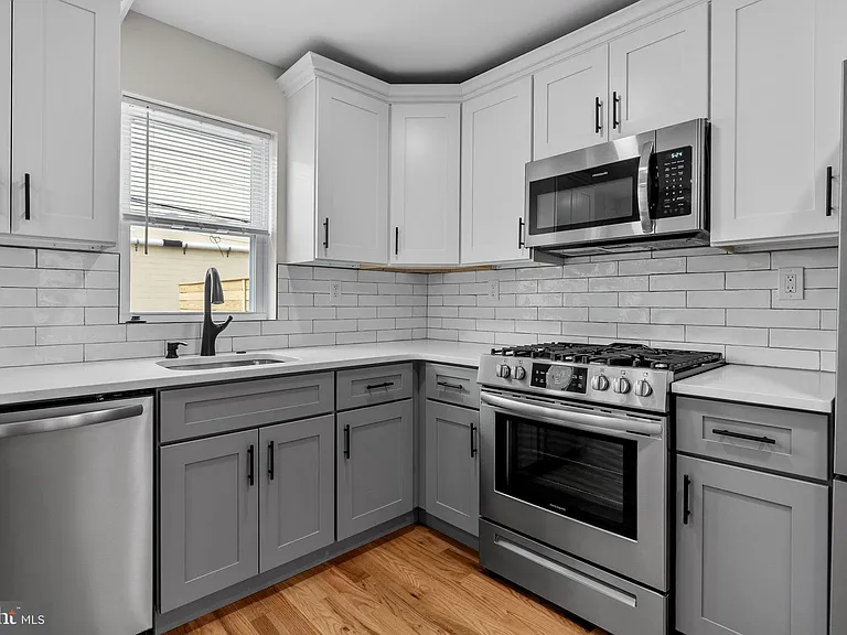 2625 Ellsworth St — Photo 9
