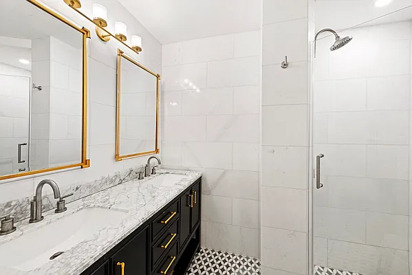 Sold by SERHANT. | media 4